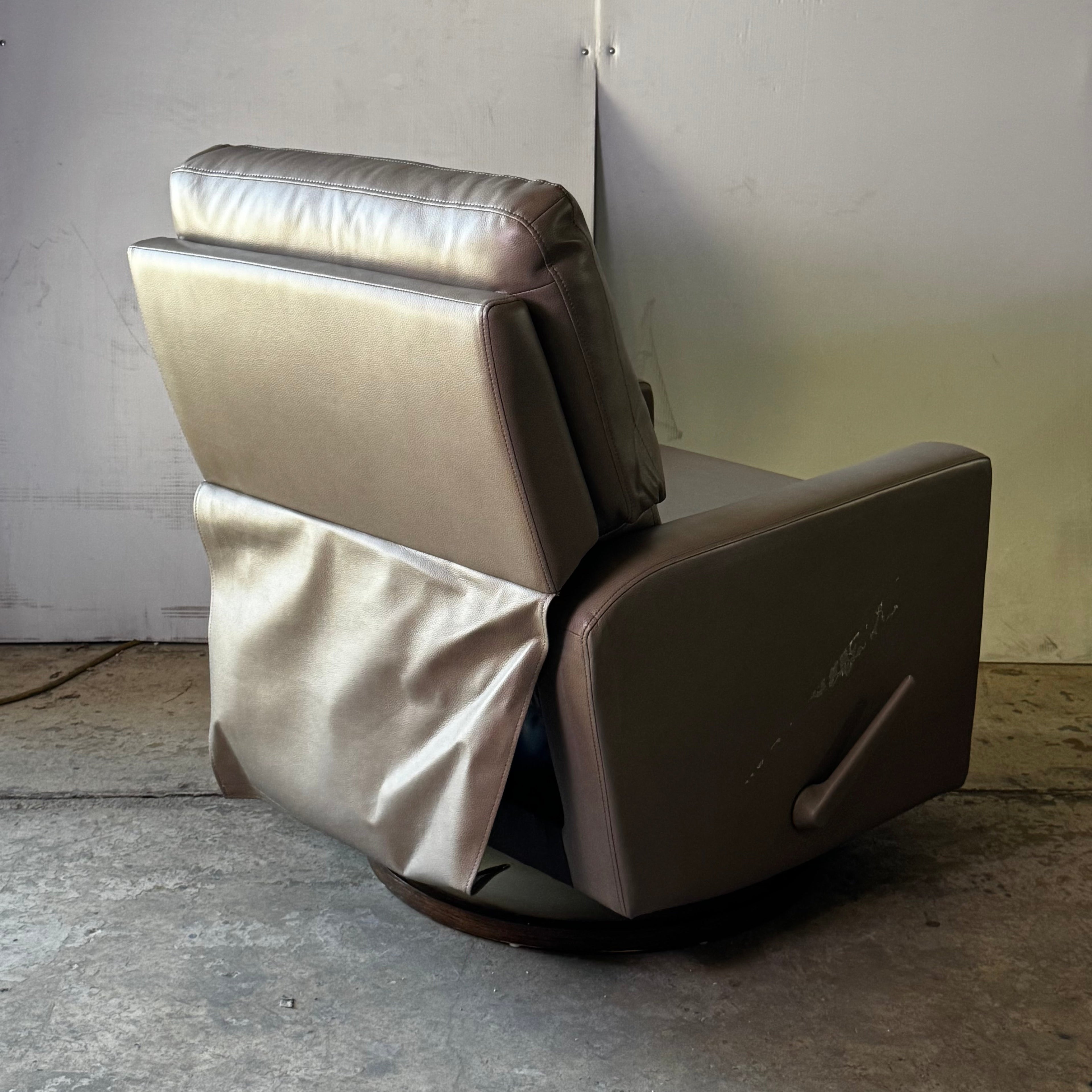 Modern Manual Recliner Chair Light Brown (New Other, Minor Damage)
